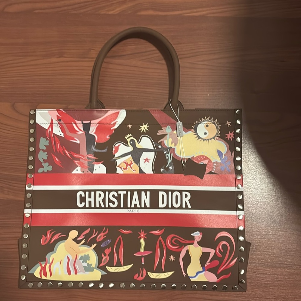 Tote bag